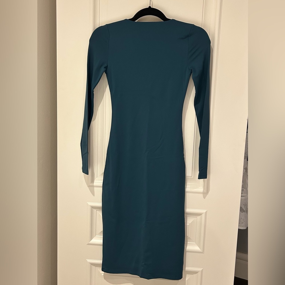 Babaton Contour V-neck Longsleeve Dress - Picture 4 of 9